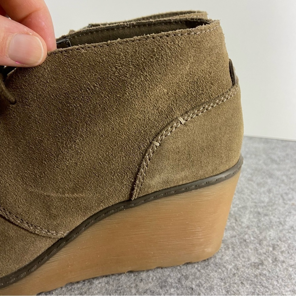 Clarks Lace Up Khaki Green Suede Wedge Booties Women’s Size 6 - Picture 2 of 10